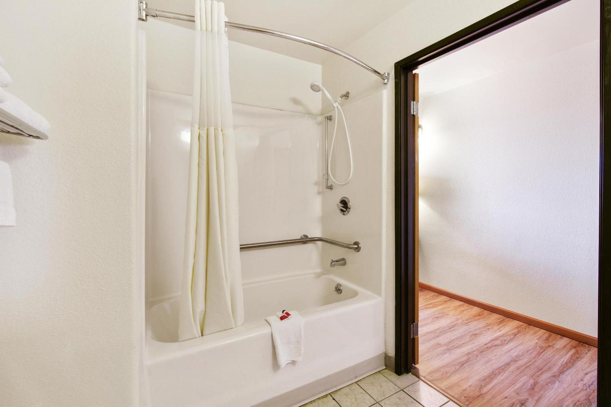 Oyo Hotel Portage I-94 Εξωτερικό φωτογραφία