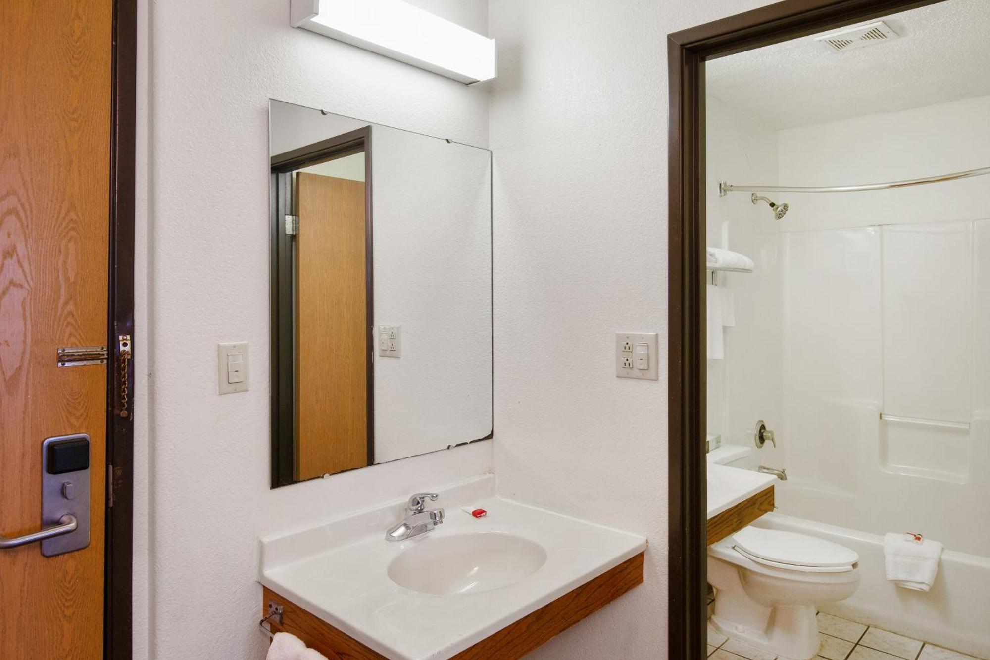 Oyo Hotel Portage I-94 Εξωτερικό φωτογραφία