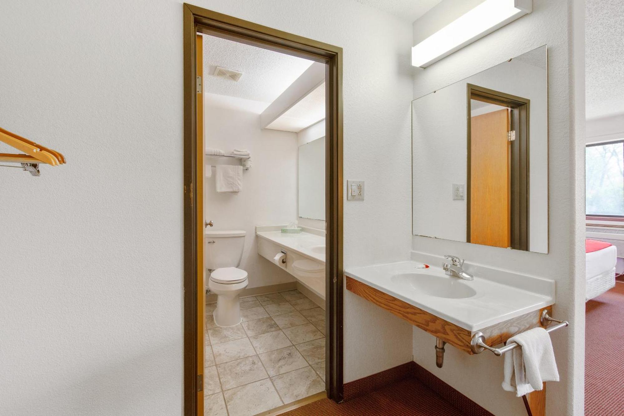 Oyo Hotel Portage I-94 Εξωτερικό φωτογραφία